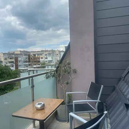 Sky View Terrace Center Free Parking